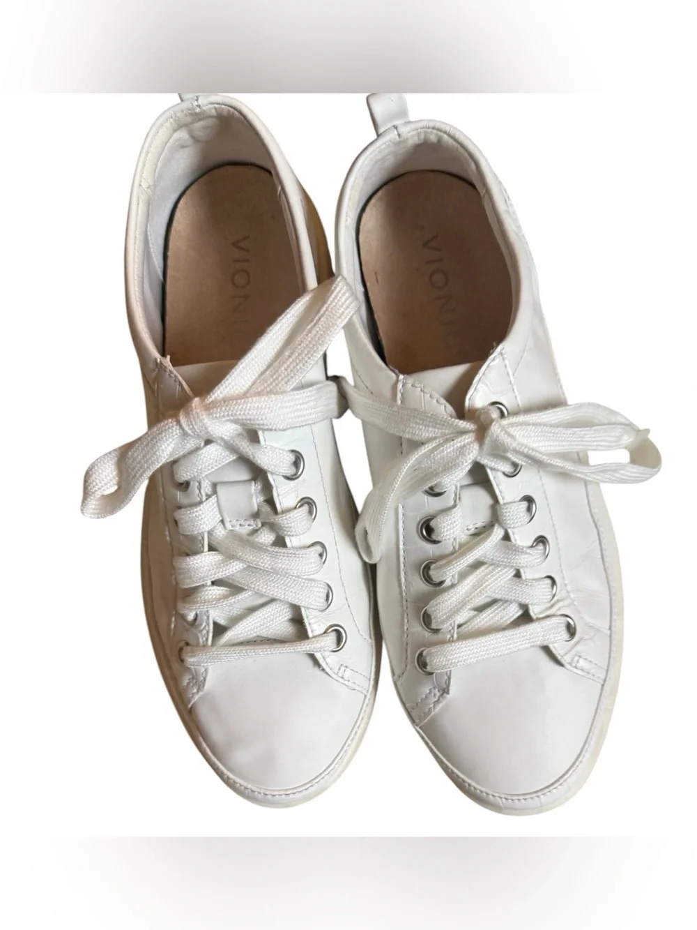 Vionic Winnie Leather White Low-Profile Lace-Up Sneakers